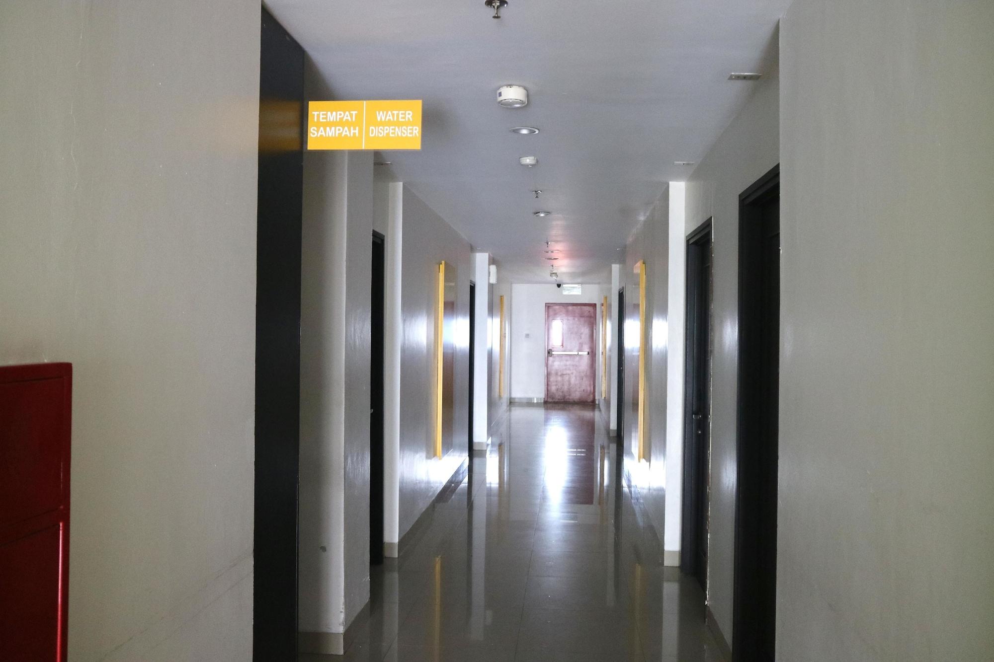 Amaris Hotel Dr. Susilo Grogol Jakarta Exteriör bild