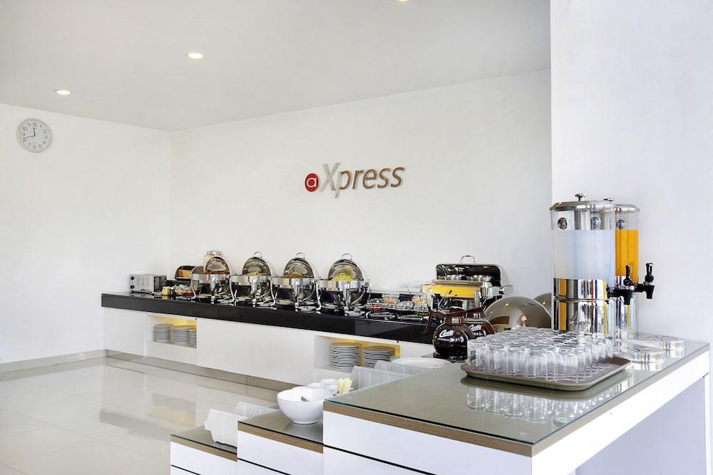 Amaris Hotel Dr. Susilo Grogol Jakarta Exteriör bild