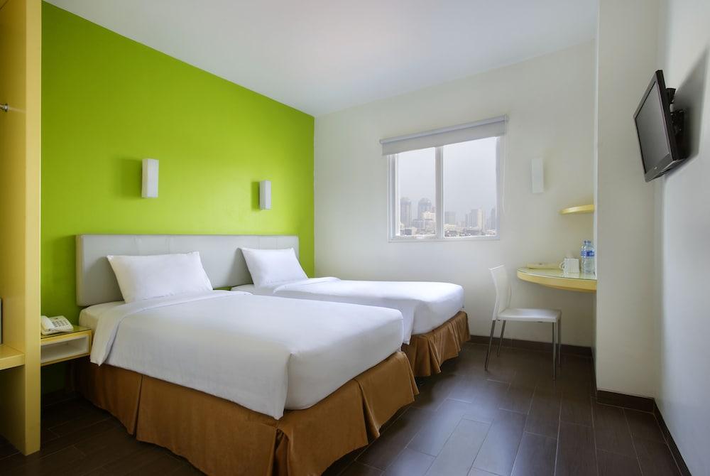 Amaris Hotel Dr. Susilo Grogol Jakarta Exteriör bild