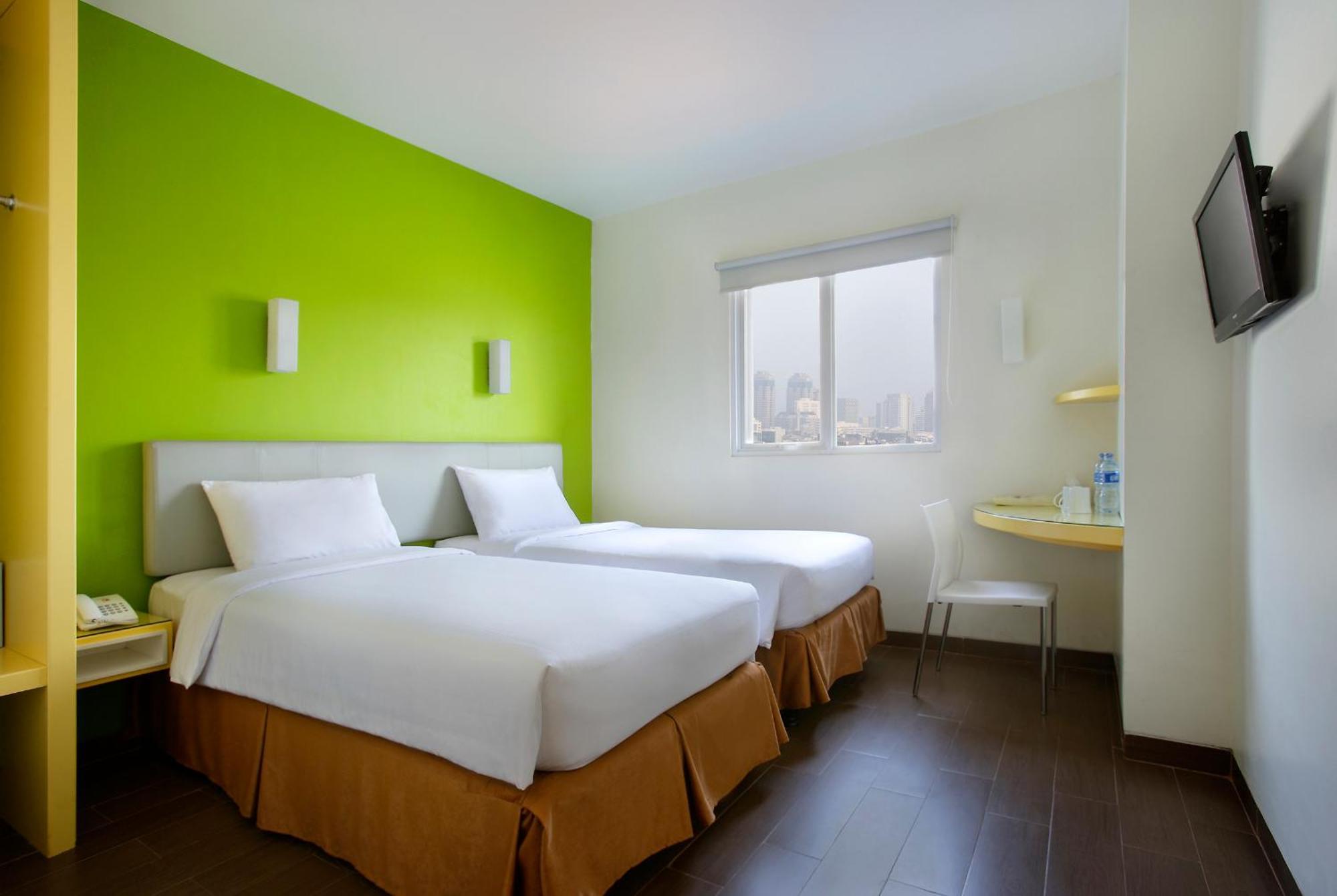 Amaris Hotel Dr. Susilo Grogol Jakarta Exteriör bild